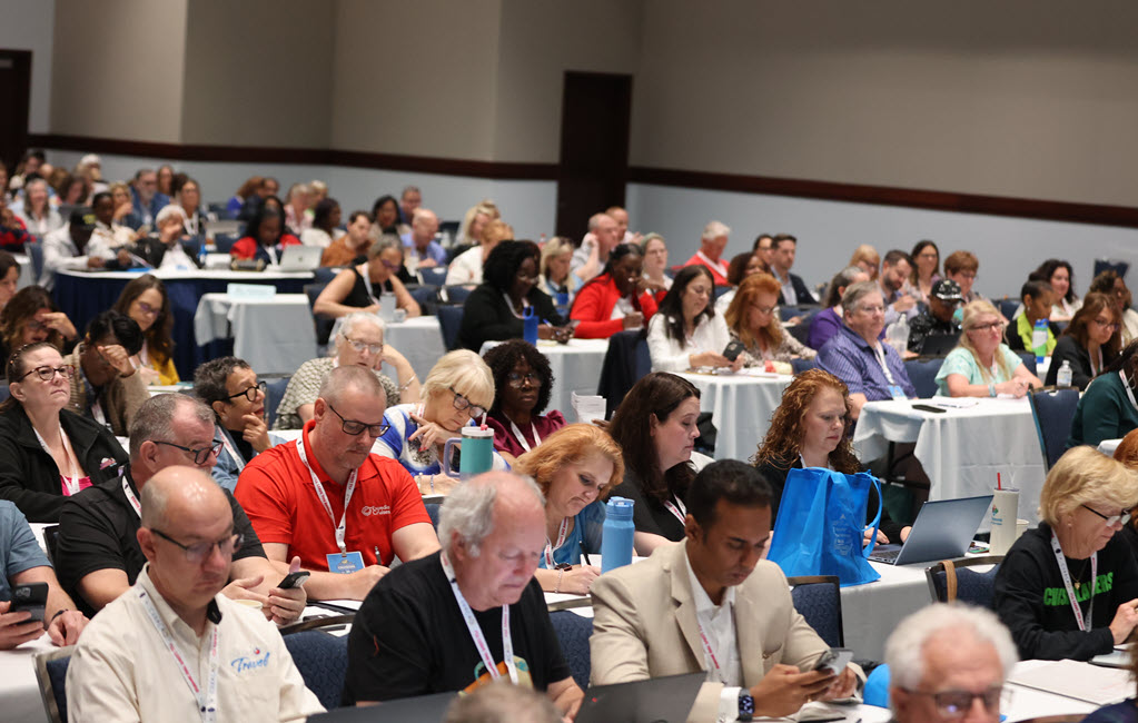 Travel Agents attending CLIA Seminars