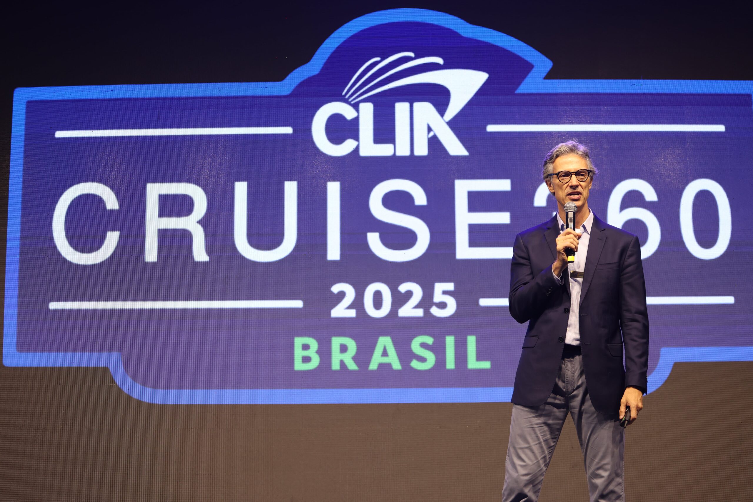 CLIA Brazil Executive President presenting at C360