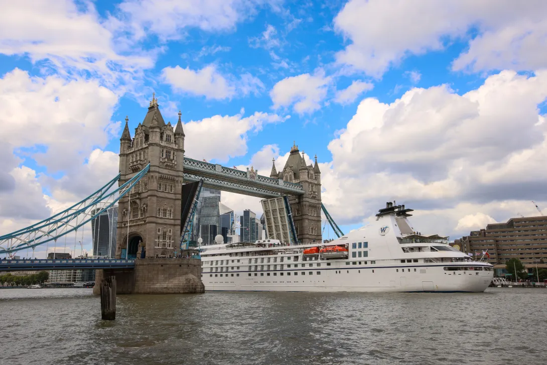 Star Pride arriving in London